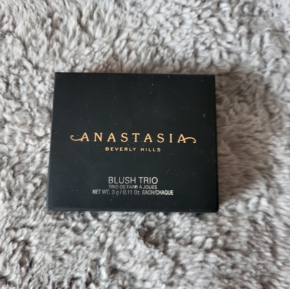 Anastasia Beverly Hills Blush Trio- Peachy Love - Picture 8 of 10